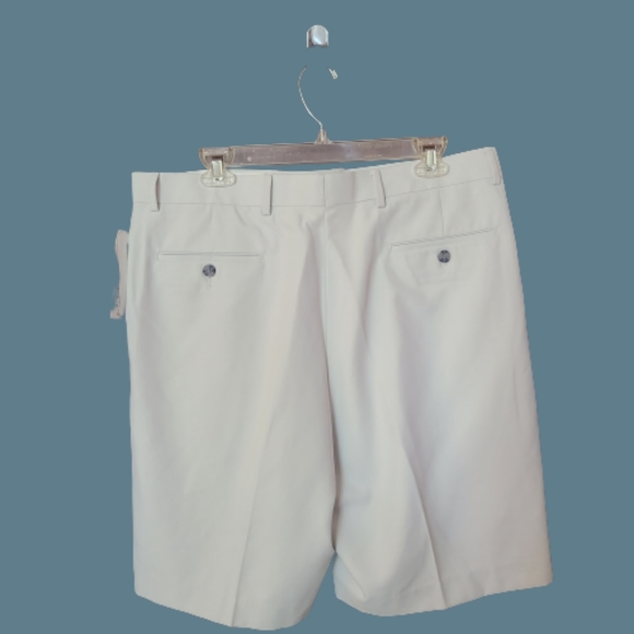 NWT PGA Tour Double Pleated Golf Short with Active Waistband - Picture 2 of 4